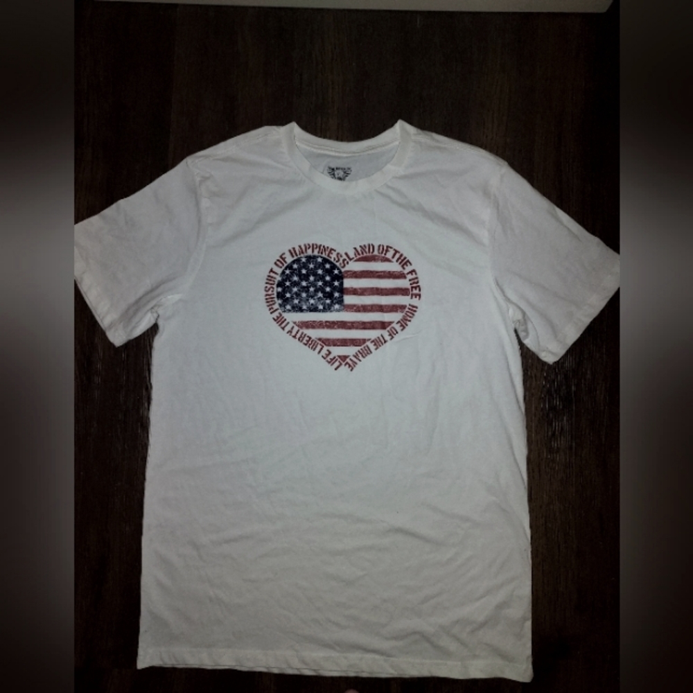 We The Peeps Women's Size L Large Patriotic American Flag Heart T Shirt NEW